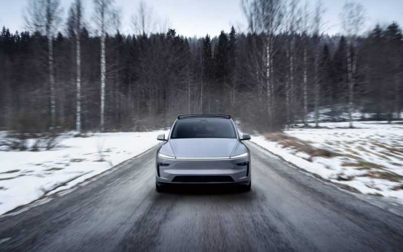 new tesla model y winter logo europe 1000x600 - plare.