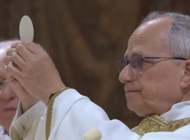 pope apple watch - plare.