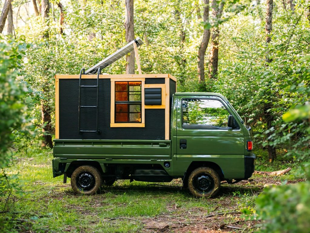 Découvrez le Mini-Maison Mobile Ultime : Un Micro-Camper Compact Avec Lit, Douche et Toilettes !