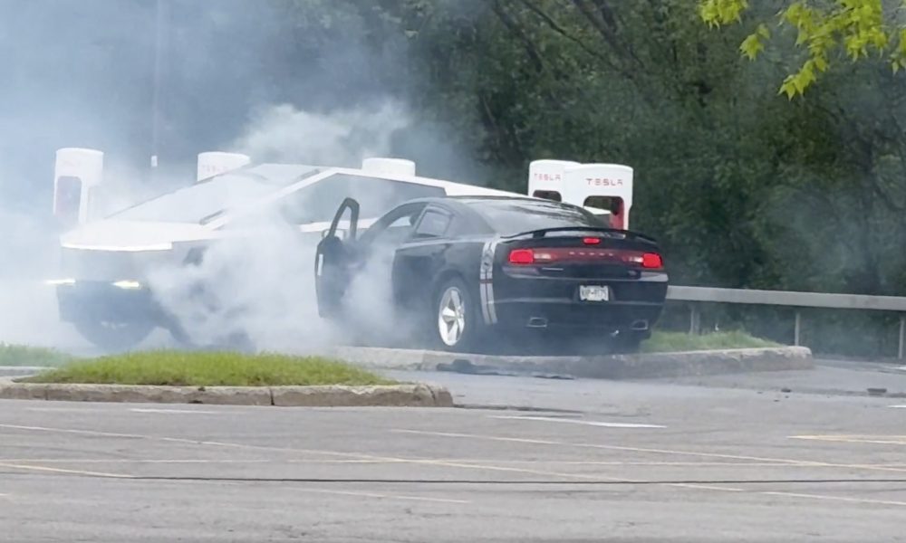 tesla ceybertruck vs dodge charger - plare.