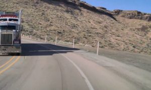tesla full self driving avoids semi collision 1000x600 - plare.