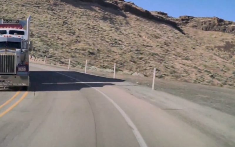 tesla full self driving avoids semi collision 1000x600 - plare.