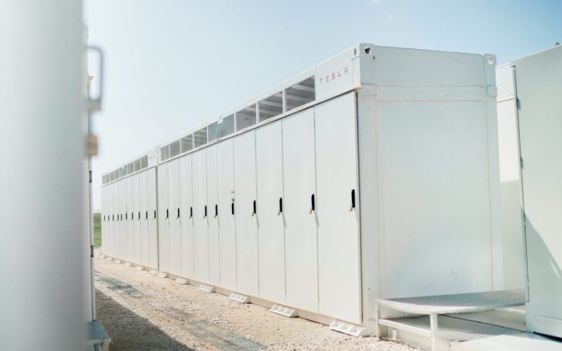 tesla megapack texas 1000x600 - plare.