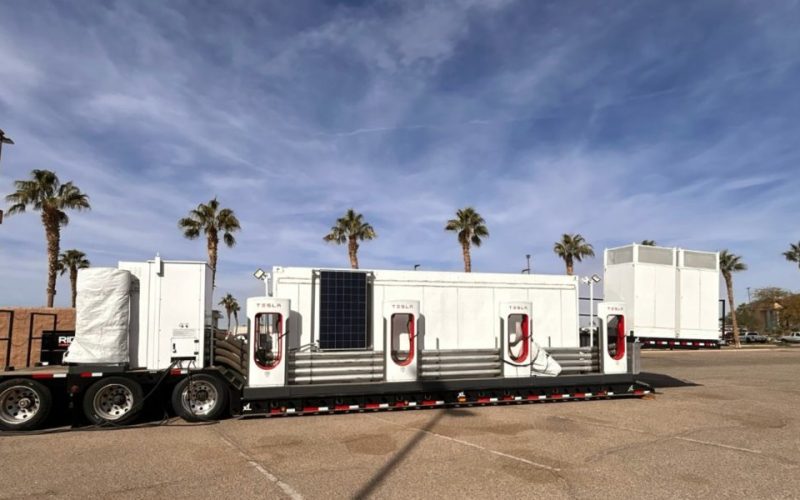 tesla mobile supercharger megapack 3 1000x600 - plare.