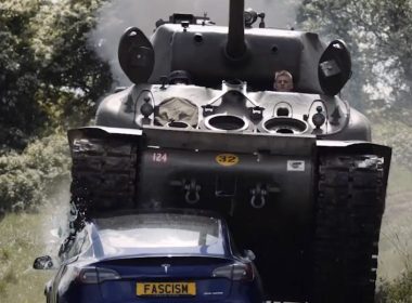 tesla model 3 vs tank 1000x600 - plare.