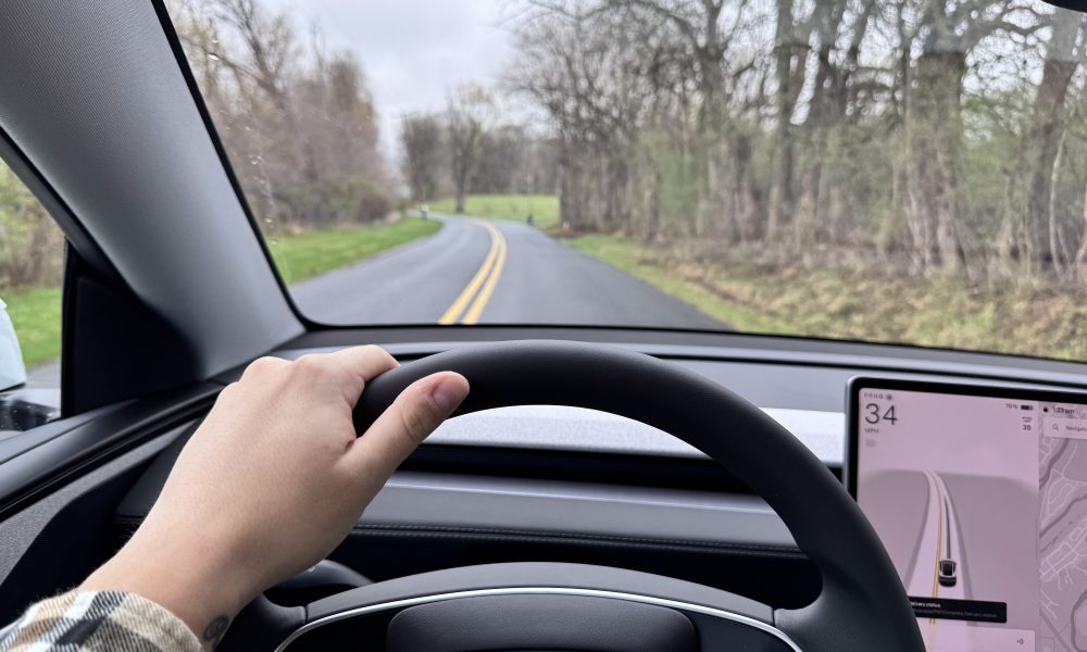 tesla new model y driving - plare.