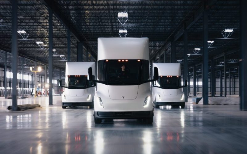 tesla semi hero logo 1000x600 - plare.