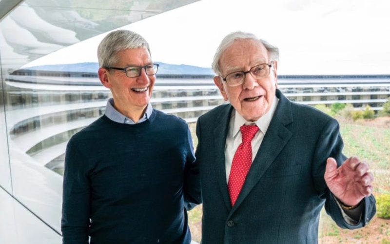 tim cook warren buffett.webp - plare.