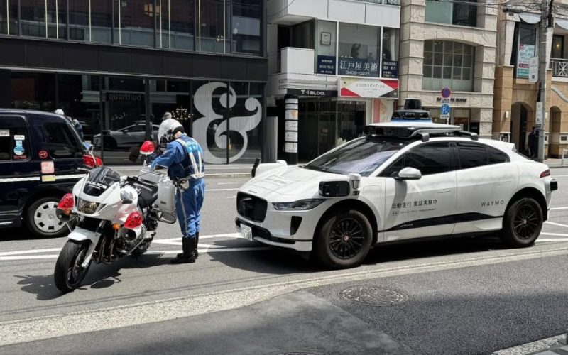 waymo police tokyo 1000x600 - plare.