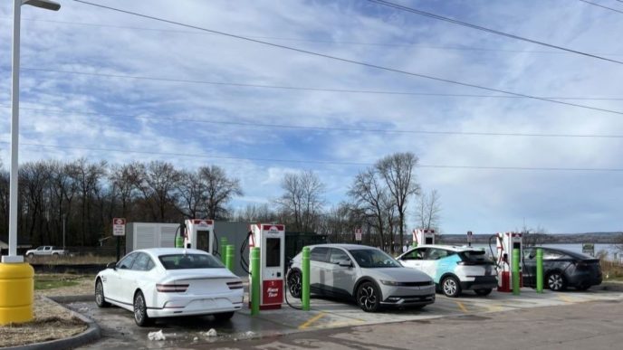 wisconsin kwik trip nevi fast chargers - plare.