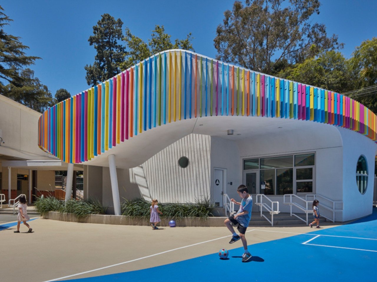 1748945951 791 Decouvrez comment LA School allie design ludique et innovation durable - plare.