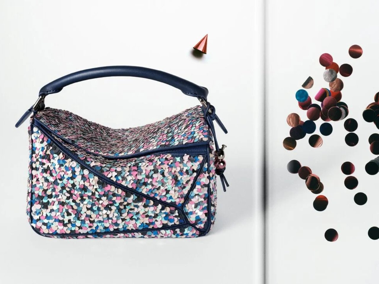 1748969163 352 Decouvrez lExposition Eblouissante de Loewe Celebration des 10 Ans - plare.