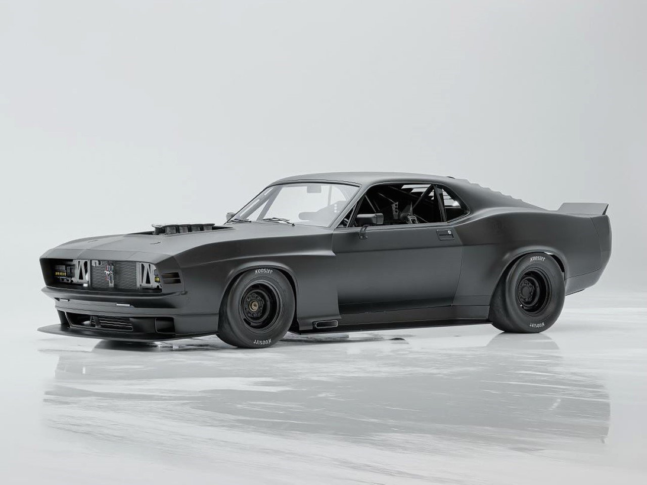 1748984895 77 Decouvrez ce Mustang Boss 302 Restomod Pret a Dominer - plare.