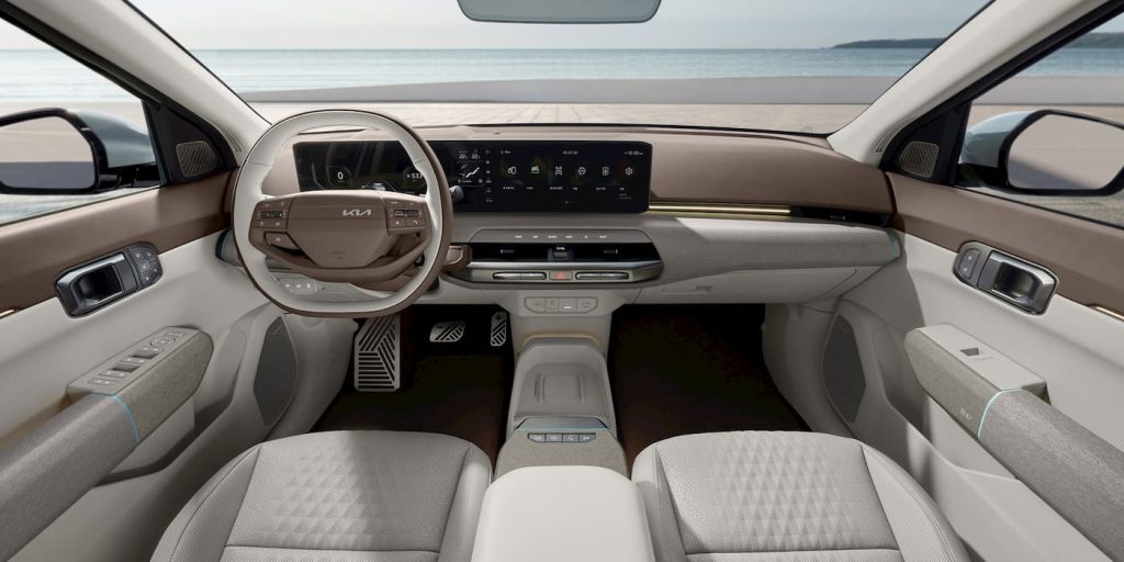 Kia vend 831 modèles EV4 en un mois : un potentiel à ne pas négliger pour les véhicules électriques - plare. Kia EV4 interior