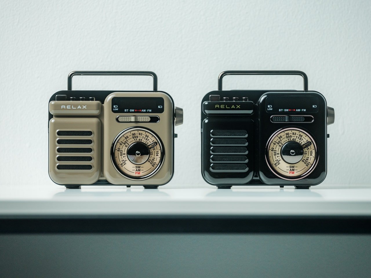 1749348872 296 Decouvrez Pourquoi Cette Radio Retro 7 en 1 Pourrait Eclipser Votre Smartphone - plare.