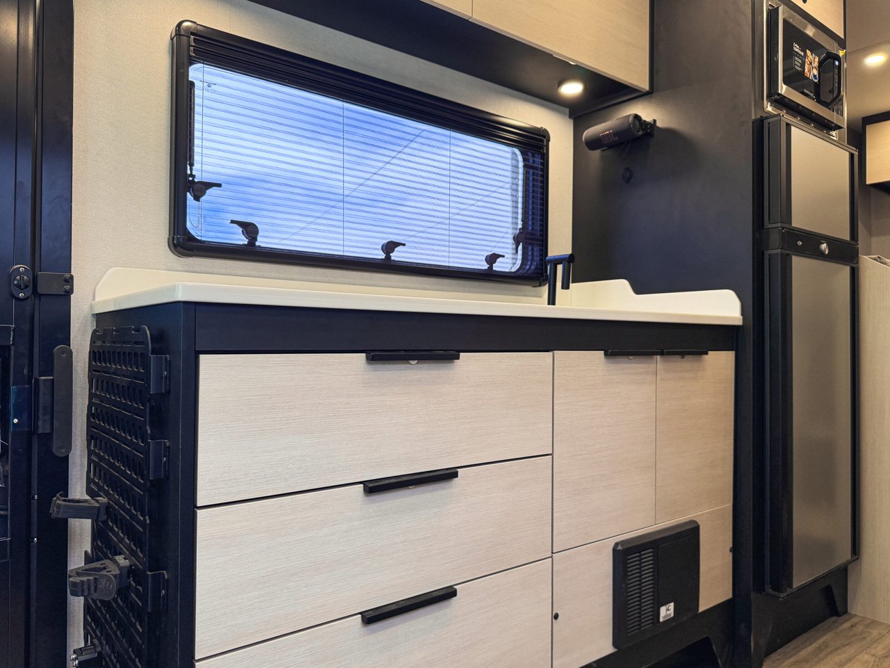 1749570892 73 Decouvrez le Tiffin Open Trail 25 AO Le Camper - plare.