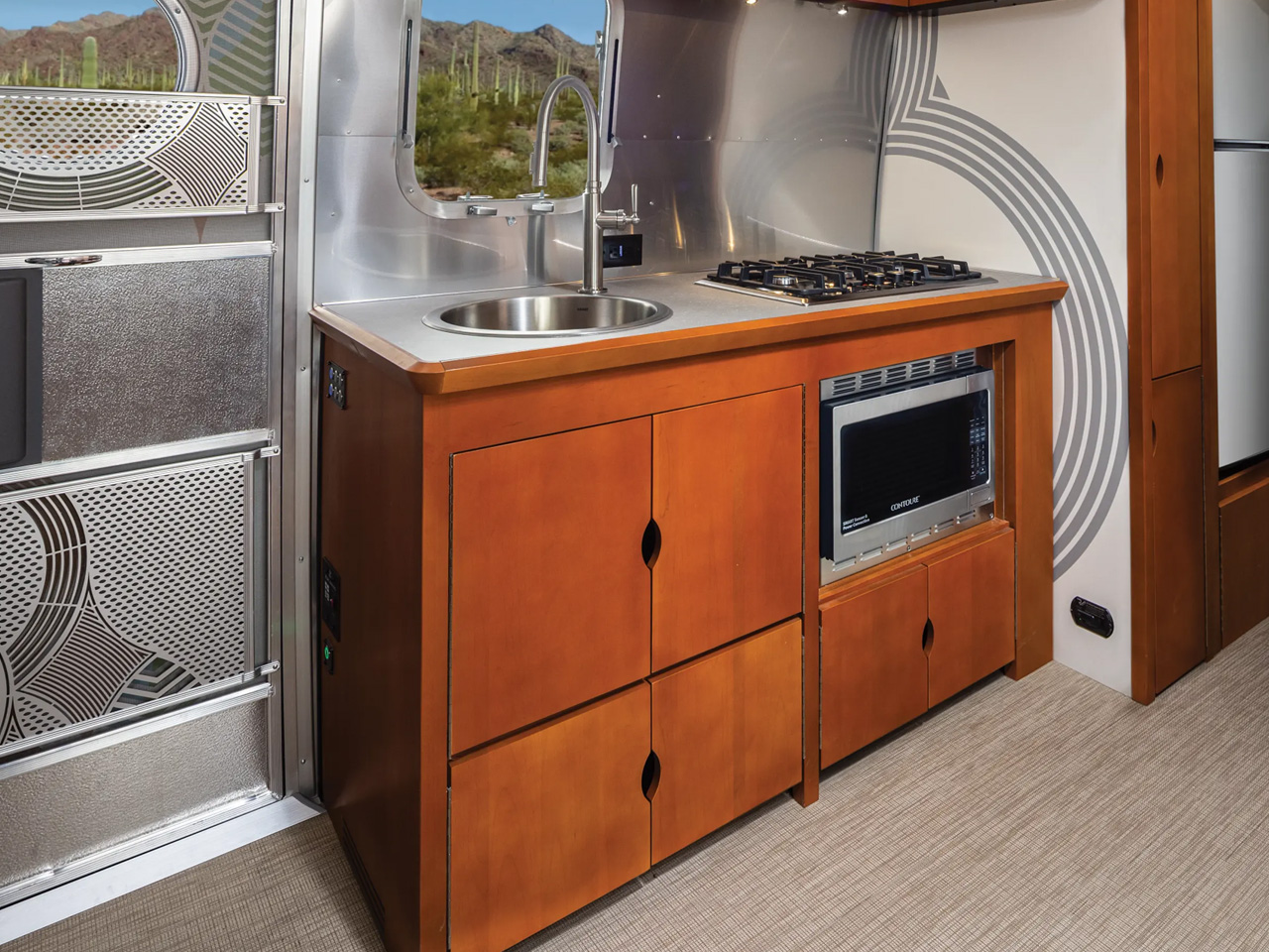 1749600109 831 Airstream Reinvente le Voyage Decouvrez le Traineau Usonian Inspire - plare.