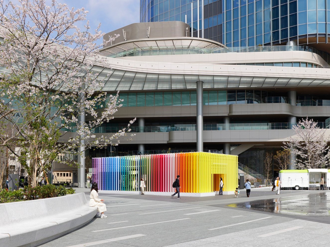 1749834722 178 Decouvrez lExposition des 100 Couleurs au Takanawa Gateway City - plare.