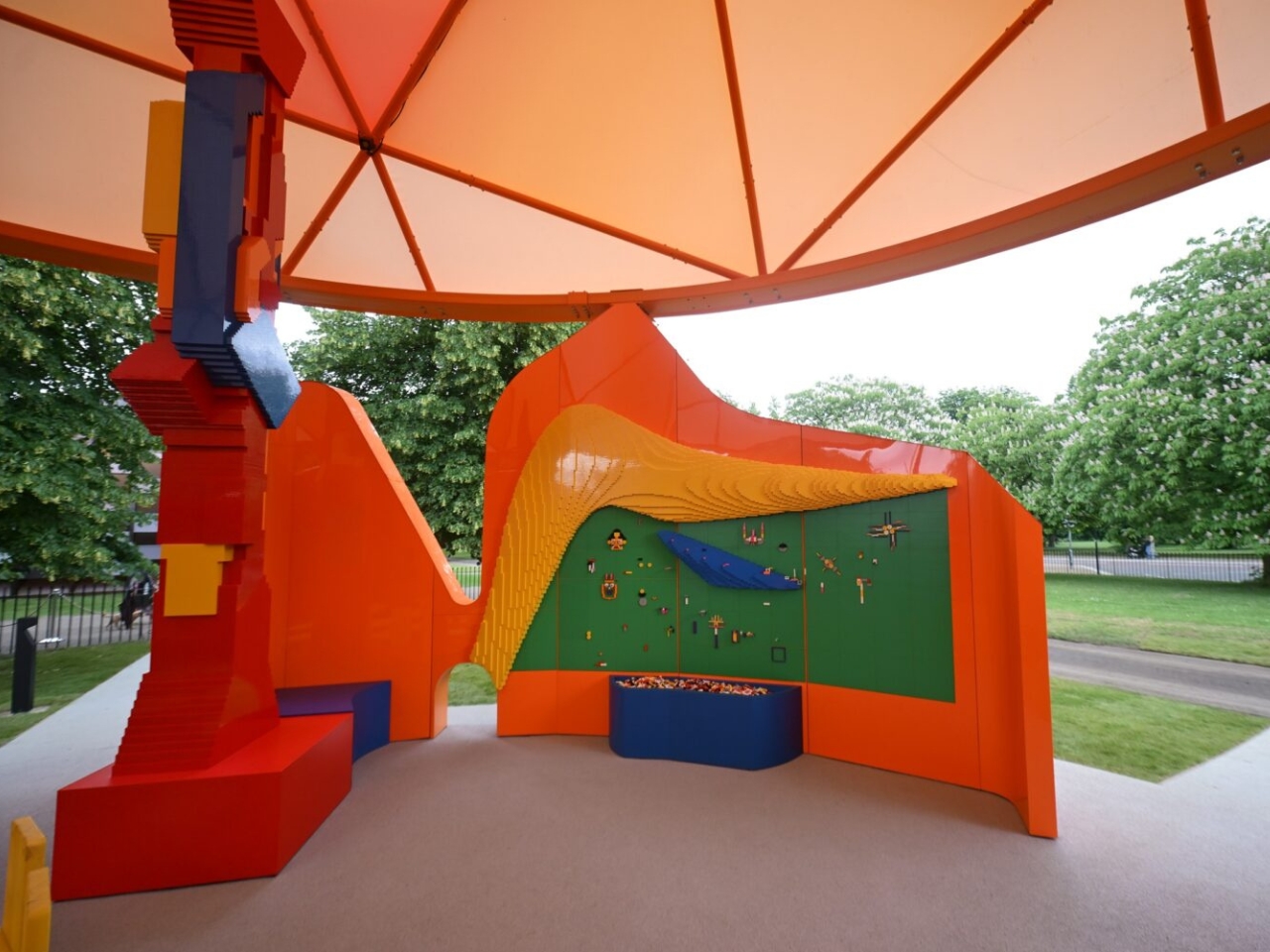 Les tunnels et glissades