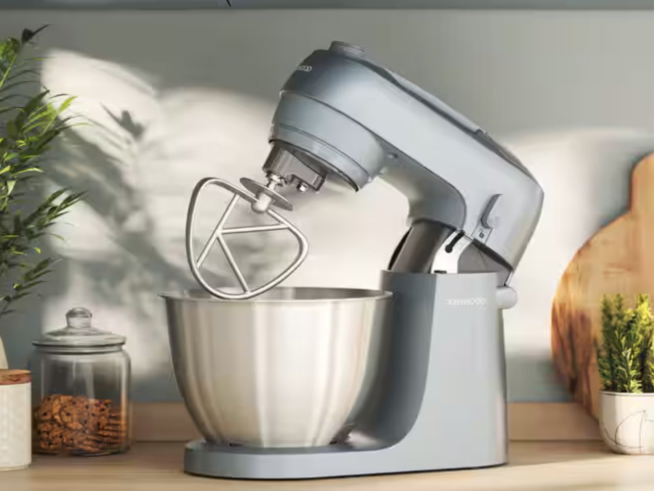 1749935611 942 Decouvrez le Kenwood Go Compact Stand Mixer loutil de - plare.