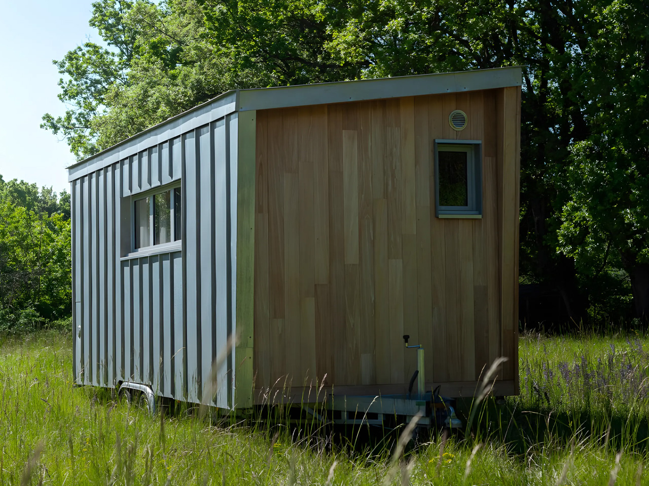 1749944335 274 Decouvrez le Chic Minimaliste Une Tiny Home Elegante et - plare.