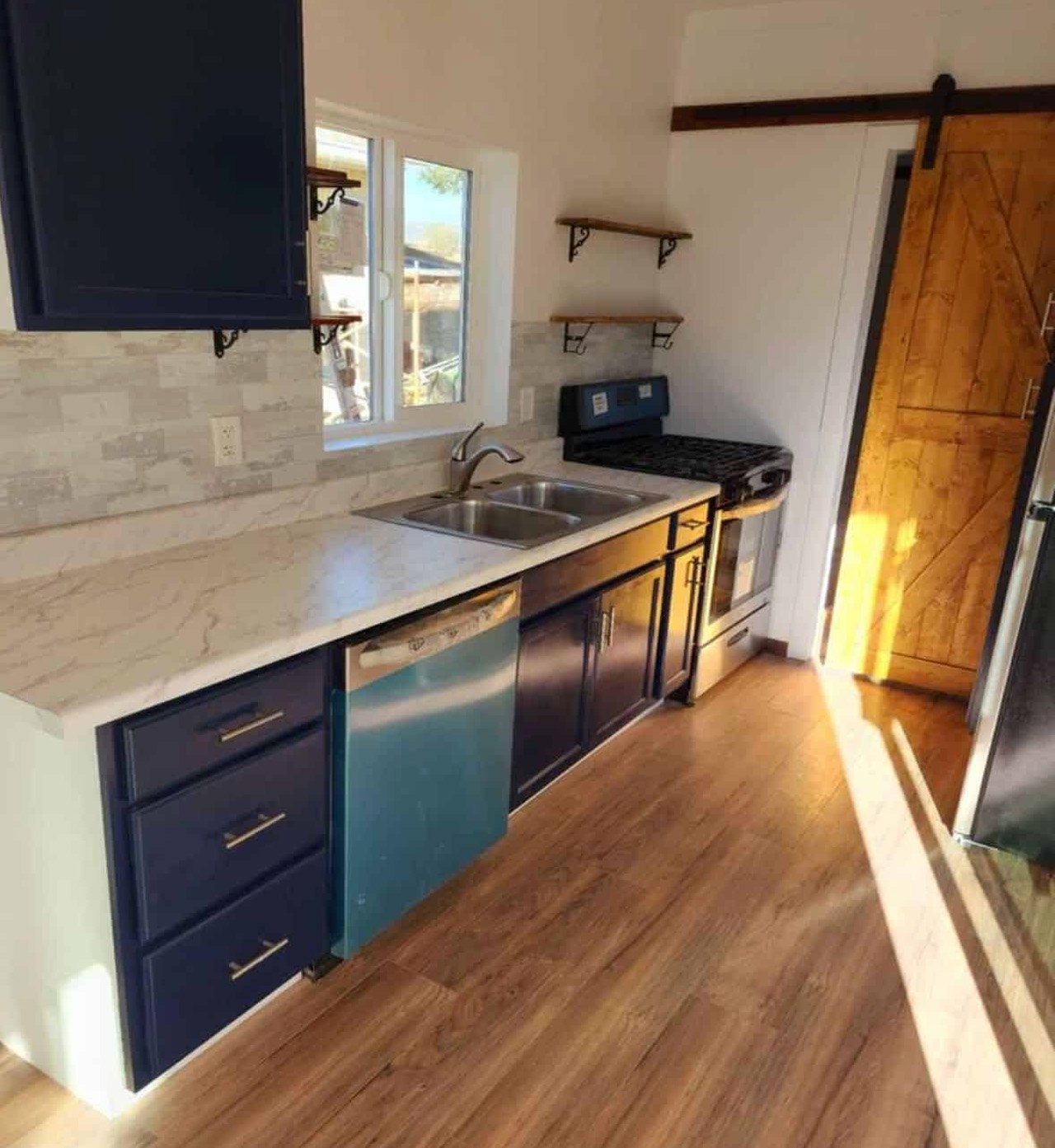 1750074616 127 Decouvrez les 5 Tiny Homes en Conteneurs Maritimes qui Revolutionneront - plare.
