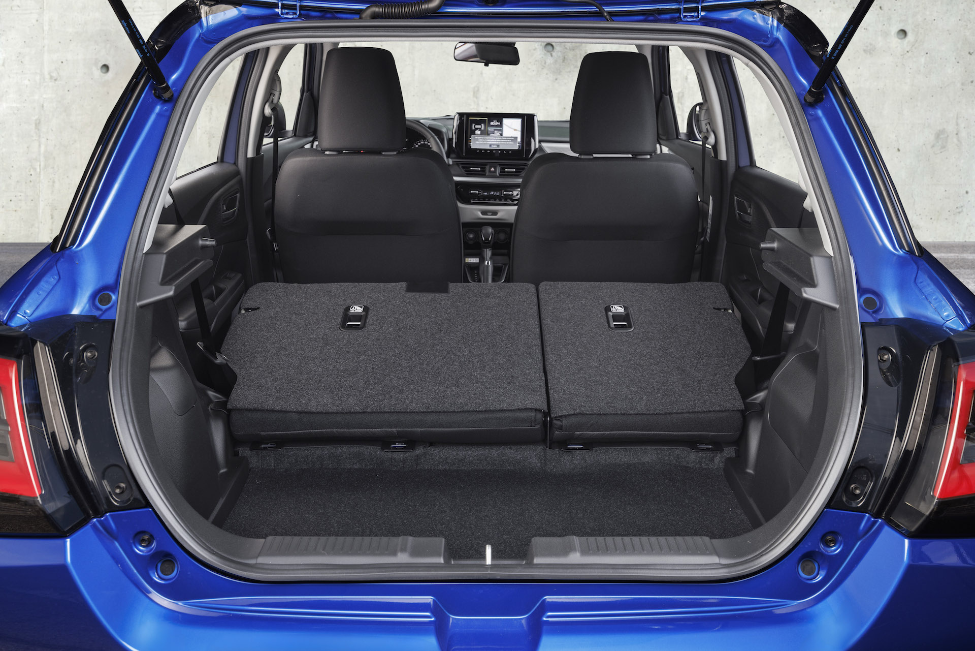 Suzuki Swift Híbrido latéral et moteur