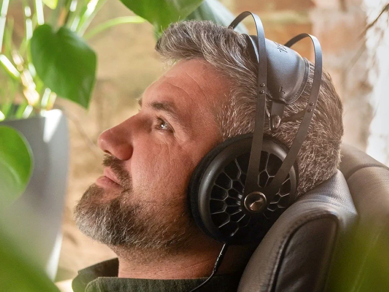 1750284717 885 Can the 399 Meze 105 AER Audiophile Headphones Transform Your - plare.