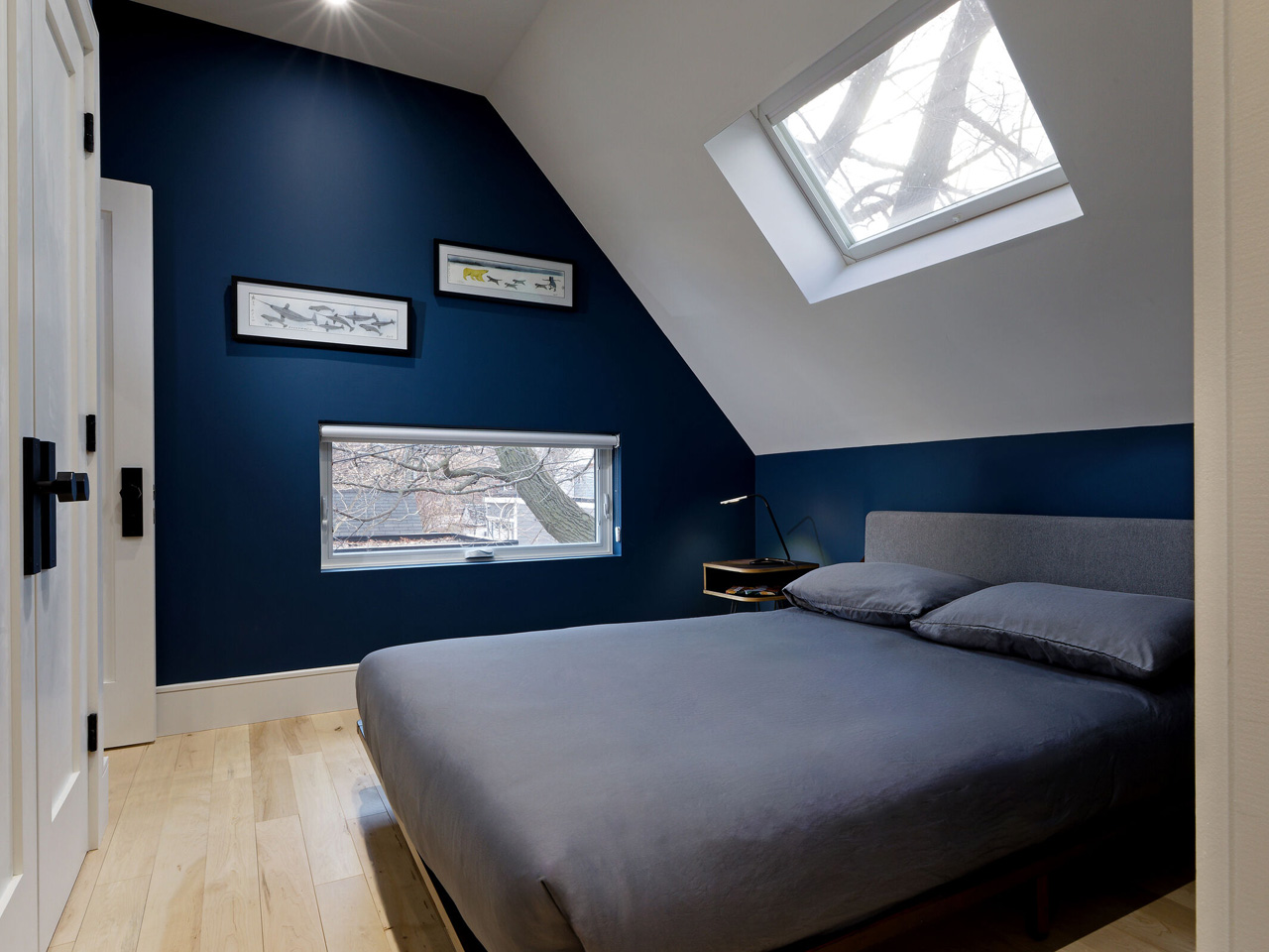 1750289877 165 Decouvrez Comment une Petite Maison Flottante Optimise Espace et Preserve - plare.