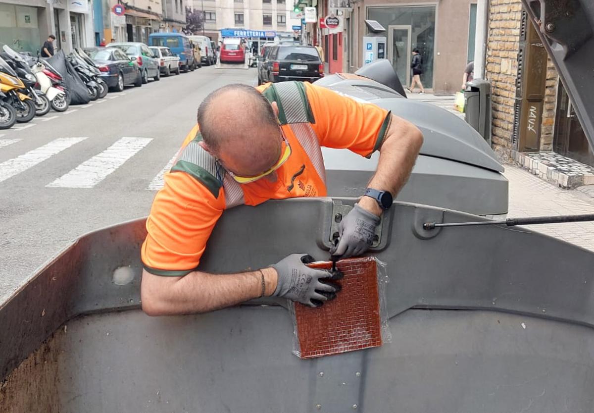 conteneurs marrons à Binéfar