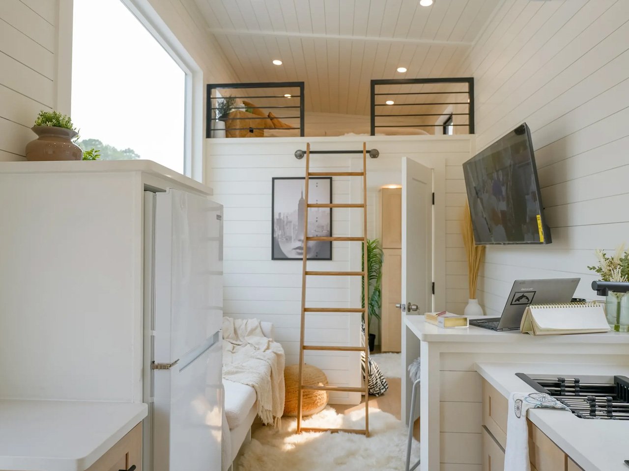 1750463221 823 Decouvrez la Maison Miniature Economique a Trois Chambres Des - plare.