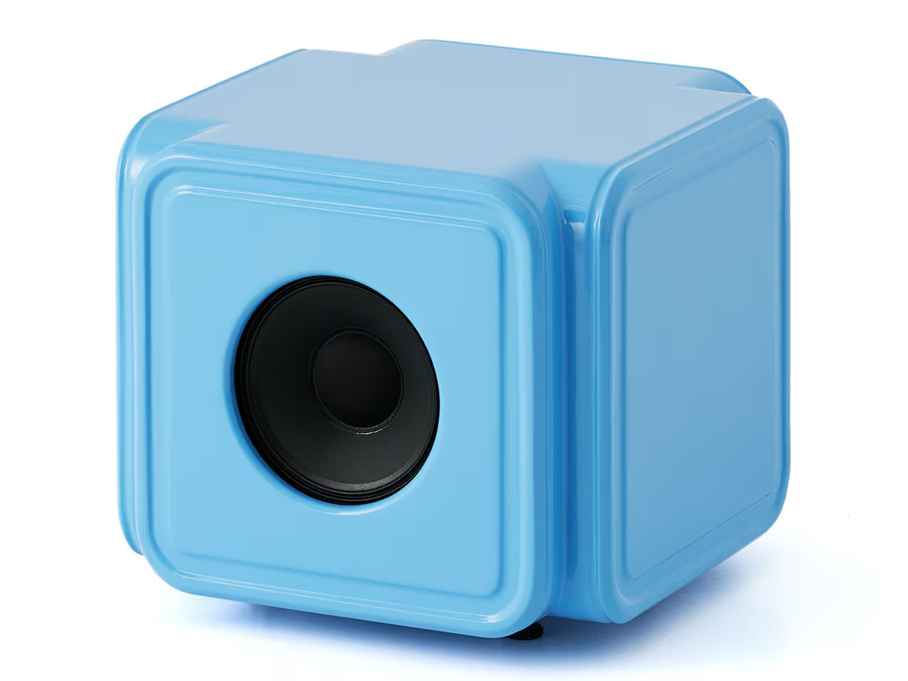 1750467651 619 Decouvrez comment le haut parleur Alaska AA67 allie design brutaliste et - plare.