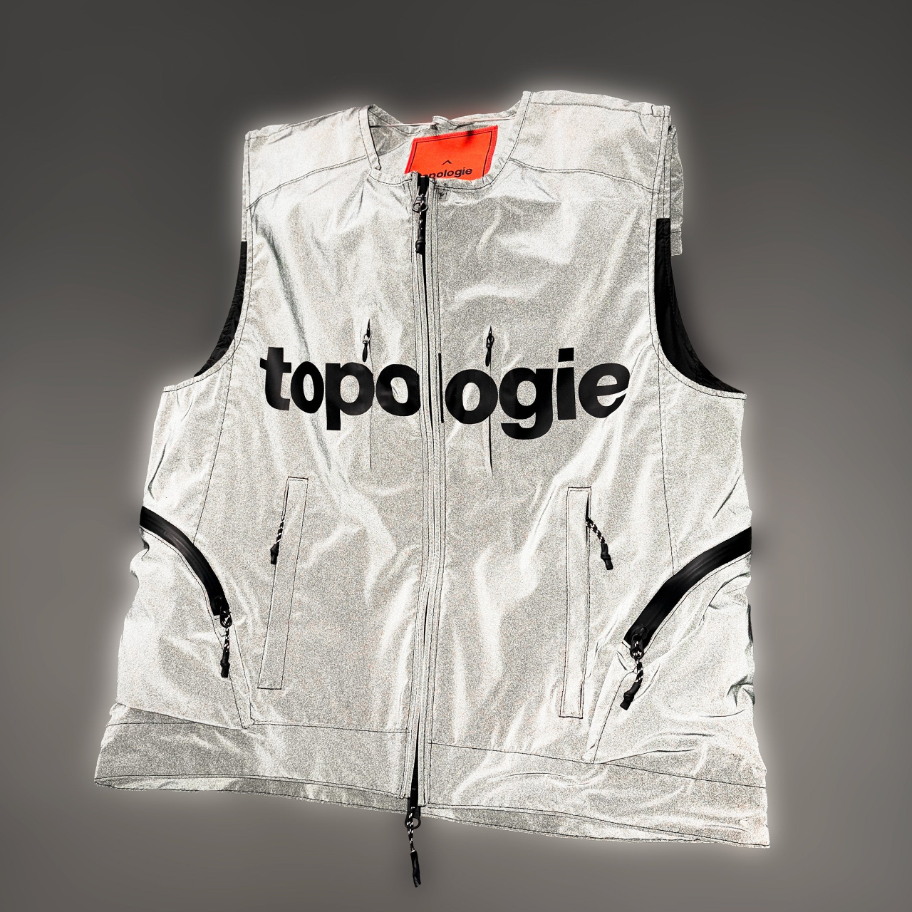 1750526767 468 Decouvrez le Sac a Dos Vest qui Transforme Votre Style - plare.