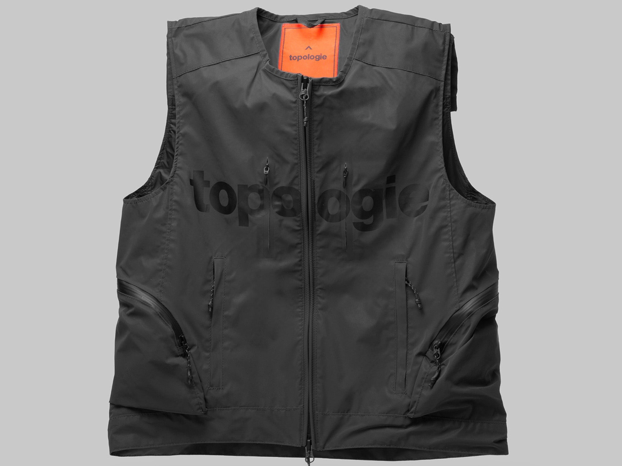 1750526768 597 Decouvrez le Sac a Dos Vest qui Transforme Votre Style - plare.