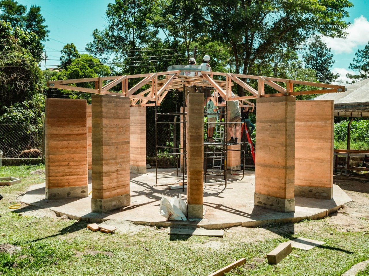 1750540532 931 Decouvrez comment une ecole durable au Bresil transforme leducation rurale - plare.
