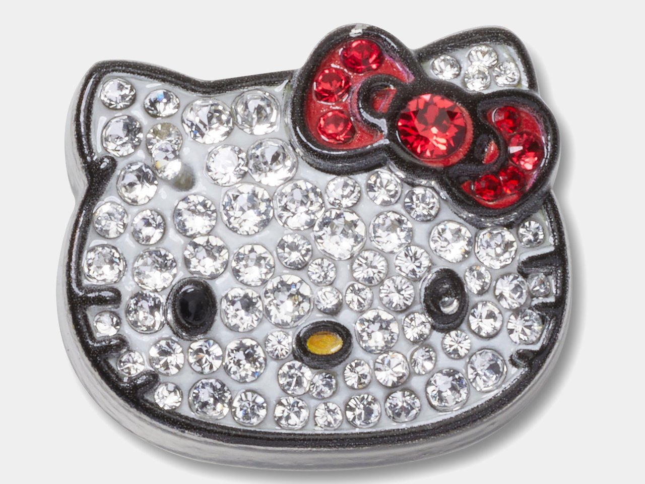 1751034755 739 Decouvrez Comment Hello Kitty et Crocs Eblouissent avec des Etoiles - plare.