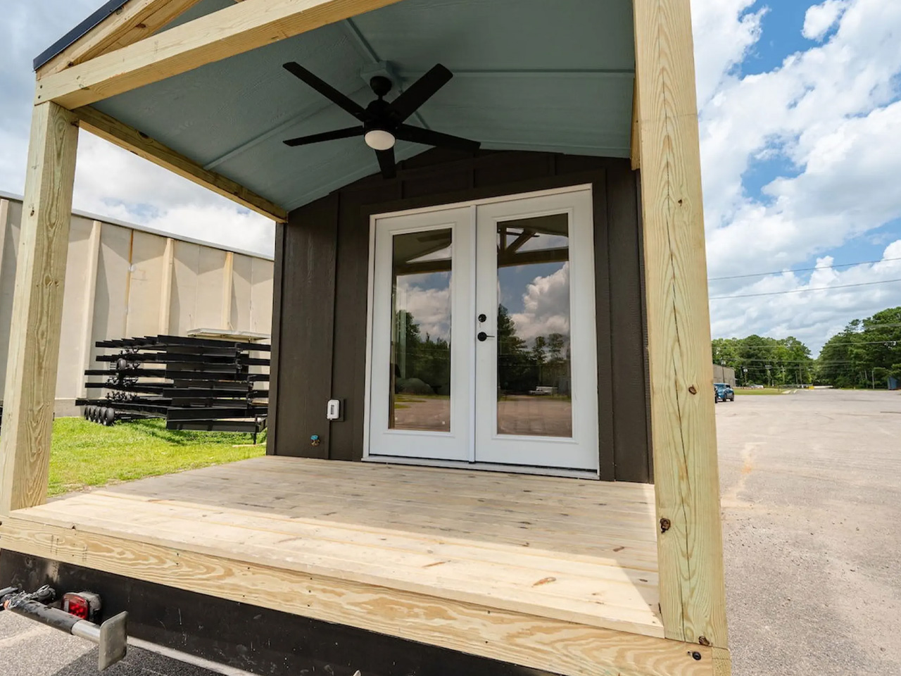 1751068594 478 Decouvrez cette Tiny House Spacieuse au Design Minimaliste Confort - plare.