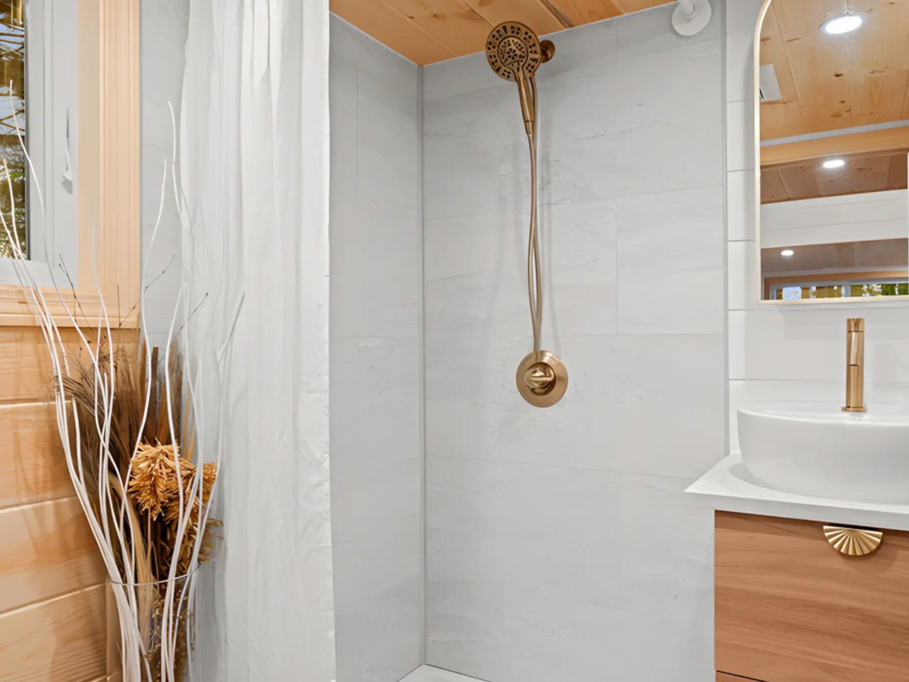 1751205428 488 Decouvrez Comment cette Tiny Home de 26 Pieds Transforme la - plare.