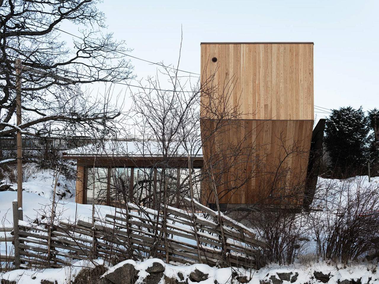 1751237566 35 Decouvrez ce Refuge Norvegien en Chene Le Moderne Sanctuaire - plare.