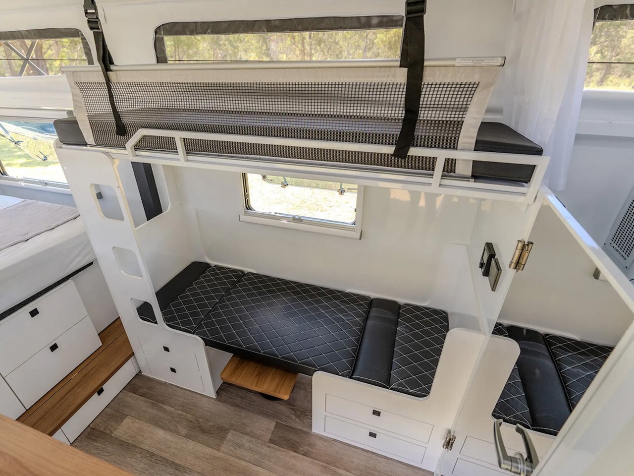 1751298374 204 Decouvrez le Lifestyle Camper Iconn E4 XK Le Trailer - plare.