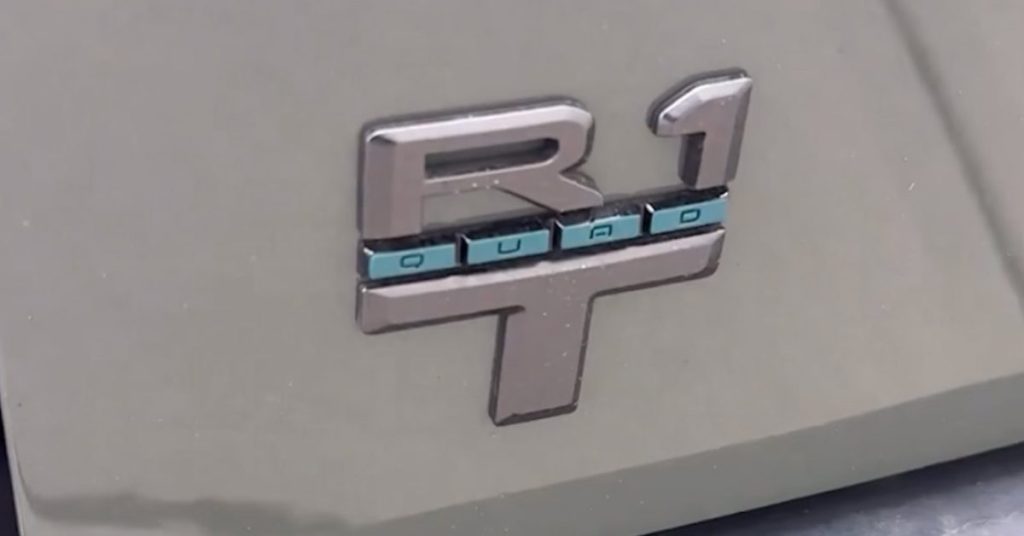 Rivian 2026 R1T Quad Motor : fuites d’images dévoilent le futur du véhicule électrique premium