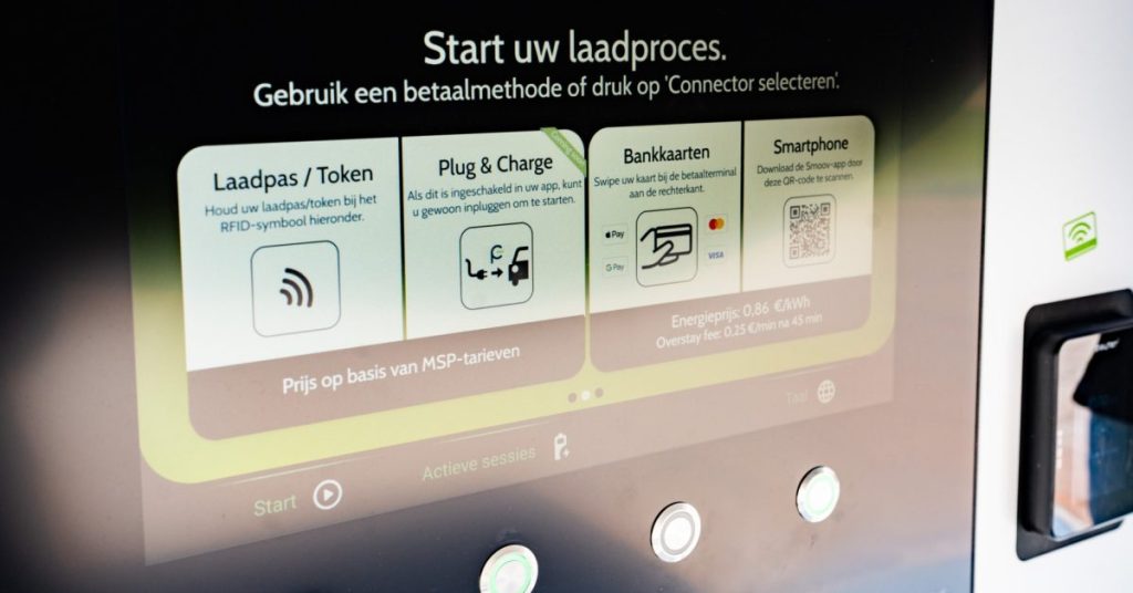 Nouvelle fonctionnalité de recharge pour véhicules électriques : vers la fin des applications et cartes ?