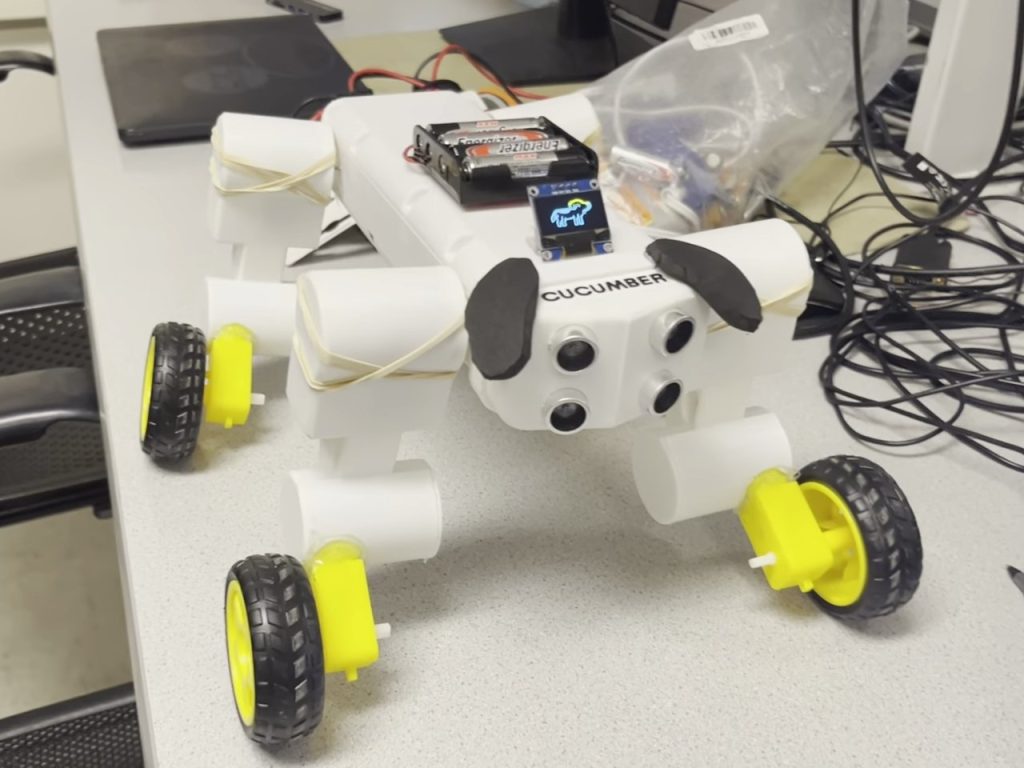 Découvrez Cucumber : le robot chien qui pourrait devenir votre nouvel animal de compagnie préféré !