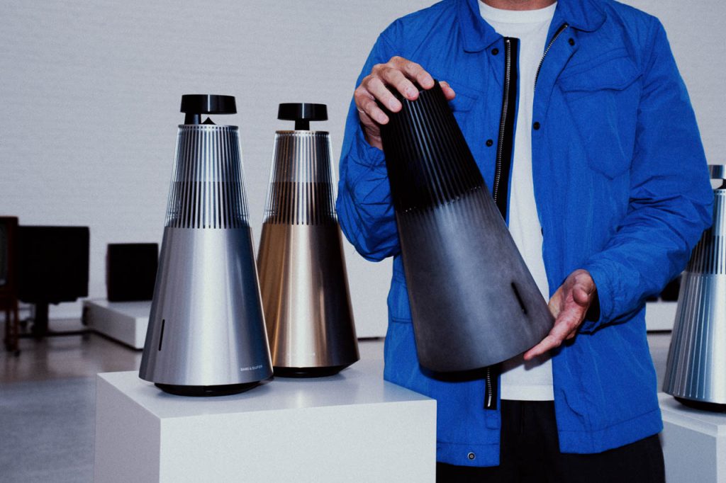 Découvrez le Haut-Parleur Spatial à 5 300 $ de Bang & Olufsen et Vollebak : Une Découverte Inattendue qui Va Vous Étonner !