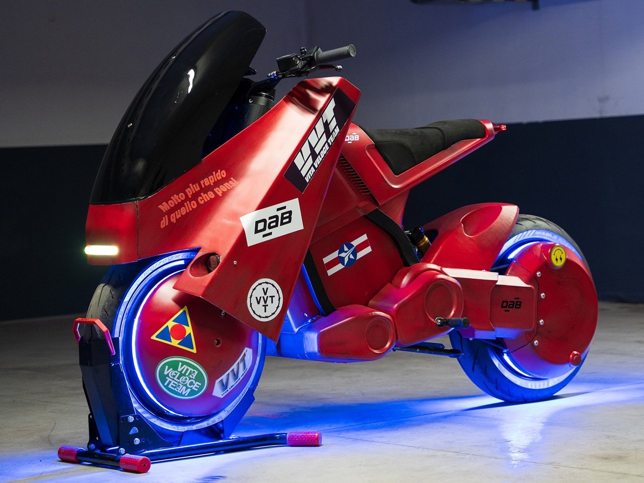 Decouvrez le velo electrique futuriste de J Balvin et DAB - plare.