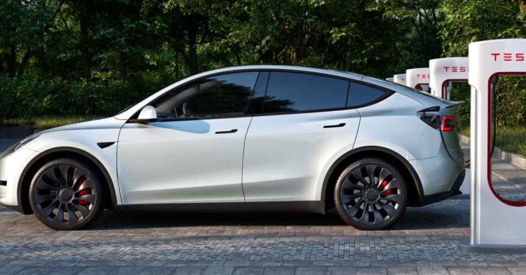 France accuse Tesla de mensonge sur le FSD : 4 mois pour se conformer ou risquer des amendes élevées