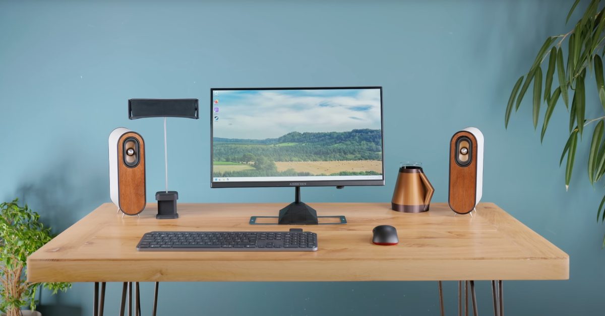 Incredible video shows invisible wireless power for an entire desk including the monitor - plare.