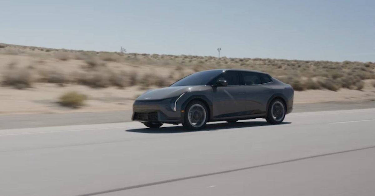 Kia EV4 real life 2 - plare.