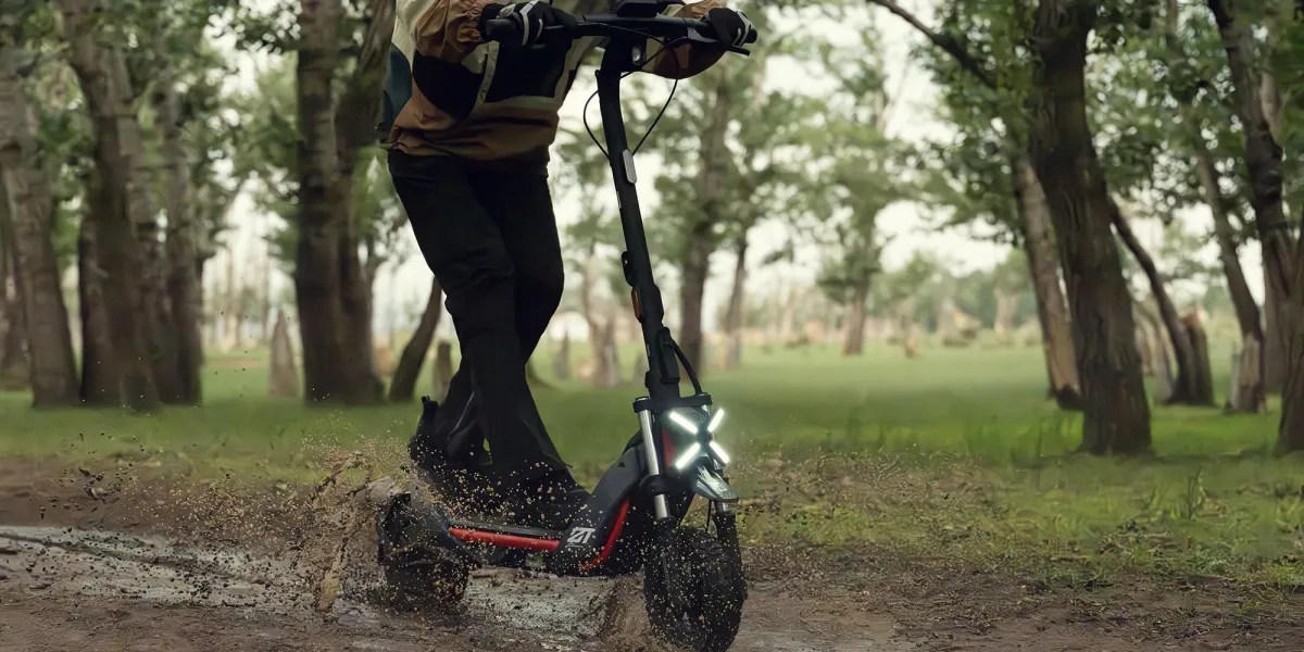 Le Segway ZT3 Pro eKickScooter à 915 $ (environ 777,75 €) et l'Anker SOLIX sont des options de mobilité urbaine innovantes. Ces véhicules électriques offrent une alternative écologique et pratique pour les déplacements quotidiens. Le ZT3 Pro se distingue par sa performance et son design moderne, tandis que l'Anker SOLIX propose des fonctionnalités avancées pour une expérience de conduite optimale. Investir dans ces solutions de mobilité peut améliorer votre quotidien tout en contribuant à la réduction de l'empreinte carbone. - plare. Le Segway ZT3 Pro eKickScooter a 915 environ 77775 E et.webp - plare.