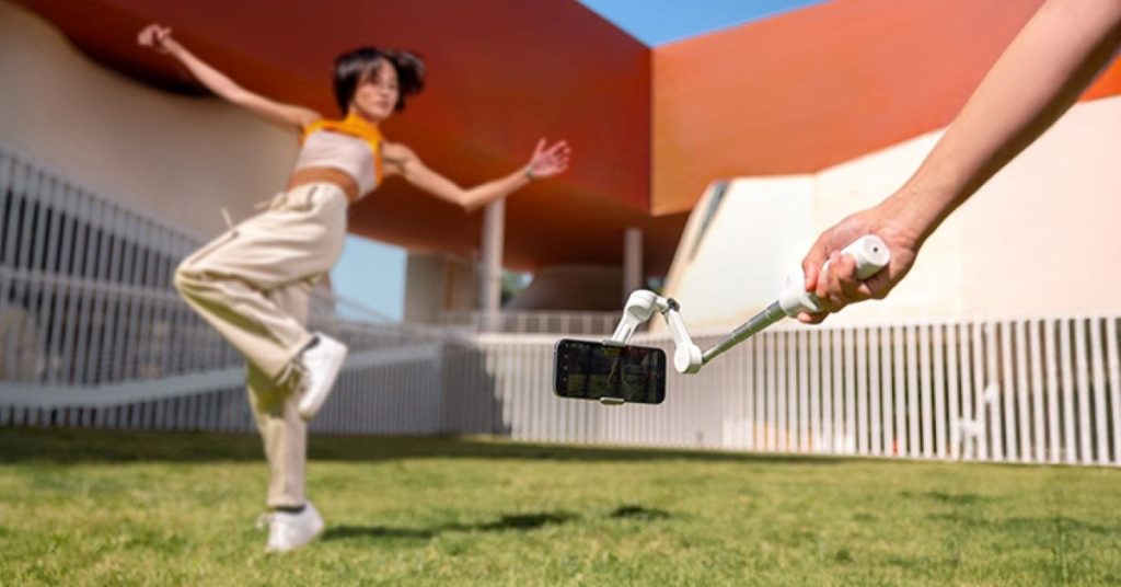 Le gimbal Insta360 Flow 2 Pro, doté de l’IA, bénéficie d’une première baisse de prix, passant de 299,95 $ (environ 254,15 €) à 159,95 $ (environ 136,15 €) (apple.com). Le gimbal Insta360 Flow 2 Pro, doté de l'IA, bénéficie d'une première baisse de prix, passant de 299,95 $ (environ 254,15 €) à 159,95 $ (environ 136,15 €) (apple.com).